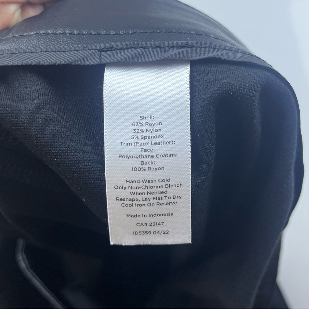 Talbots Black Leatherette Trim Skirt S97-38 - Picture 4 of 4
